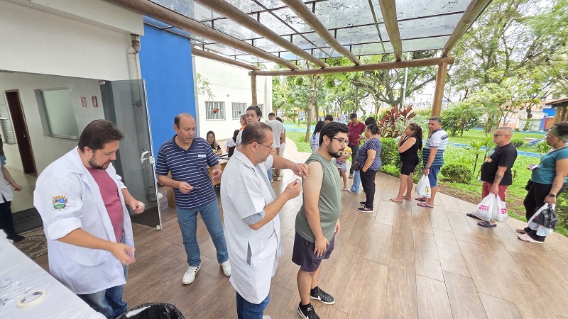 Dia D de vacinação em Poá mobiliza população contra sarampo e febre amarela