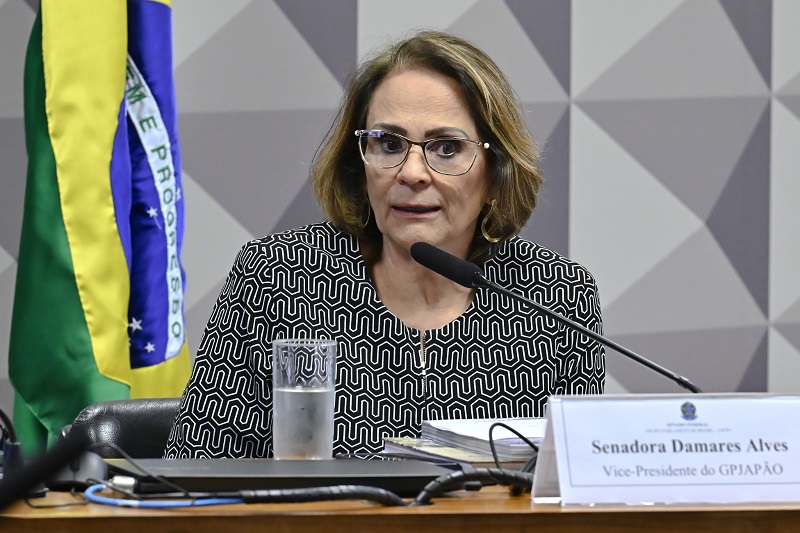 Damares critica decisão que negou ação popular sobre enredo em homenagem a Lula: “dois pesos e duas medidas”